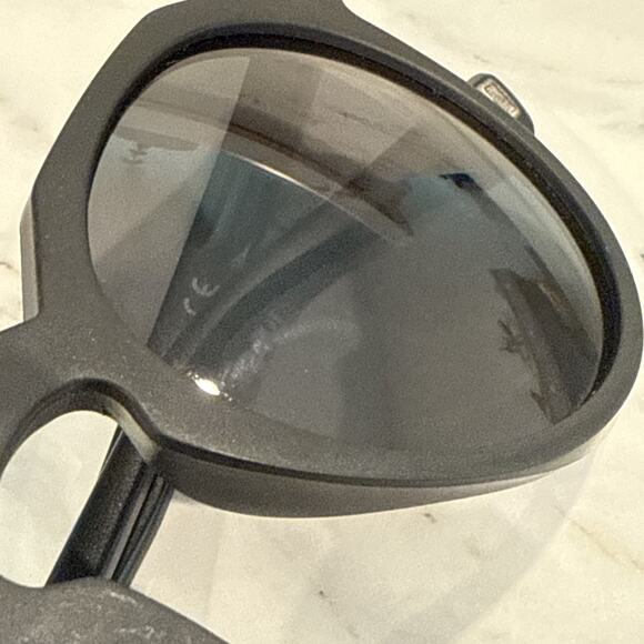 Hawkers Warwick Uptown S9/HWRS21BBTP Black Sunglasses 51-20-140 - Picture 9 of 9